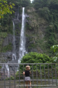 Zoë was quite fascinated with the Wulai Falls
